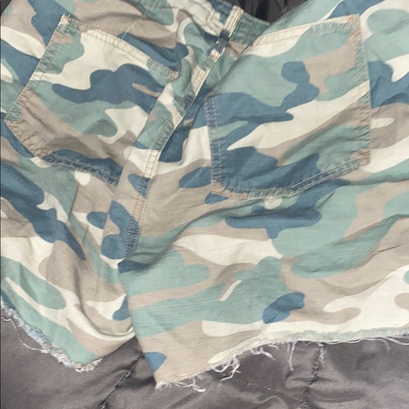 MOTHER Camo Jean Shorts - Picture 4 of 4